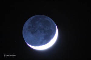 Crescent moon. Image obtained from Wikimedia.org